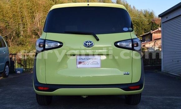 Nunua Ilio tumika Toyota Sienta Kijani Gari ndani ya Livingstone nchini Zambia Nunua Ilio tumika Toyota Sienta Kijani Gari ndani ya Livingstone nchini Zambia