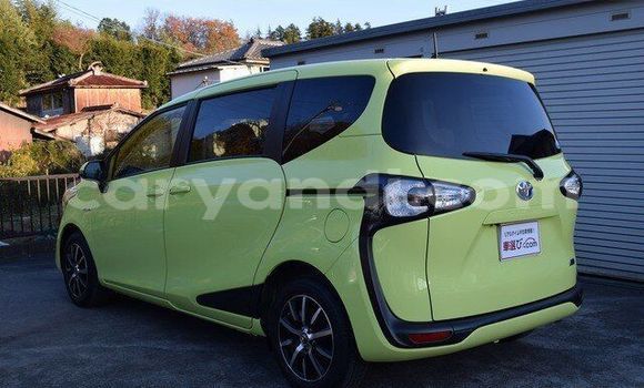 Nunua Ilio tumika Toyota Sienta Kijani Gari ndani ya Livingstone nchini Zambia Nunua Ilio tumika Toyota Sienta Kijani Gari ndani ya Livingstone nchini Zambia