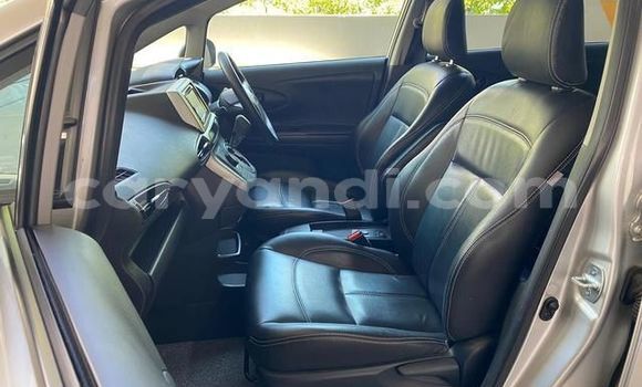 Acheter Occasion Voiture Toyota Wish Gris à Livingstone, Zambie Acheter Occasion Voiture Toyota Wish Gris à Livingstone, Zambie