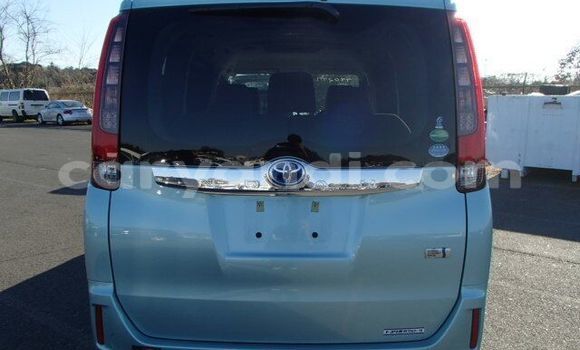 Acheter Occasion Voiture Toyota Noah Bleu à Livingstone, Zambie Acheter Occasion Voiture Toyota Noah Bleu à Livingstone, Zambie