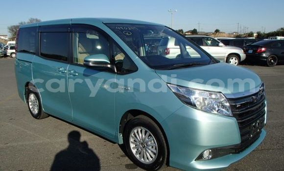 Acheter Occasion Voiture Toyota Noah Bleu à Livingstone, Zambie Acheter Occasion Voiture Toyota Noah Bleu à Livingstone, Zambie