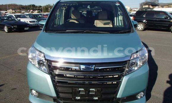 Acheter Occasion Voiture Toyota Noah Bleu à Livingstone, Zambie Acheter Occasion Voiture Toyota Noah Bleu à Livingstone, Zambie