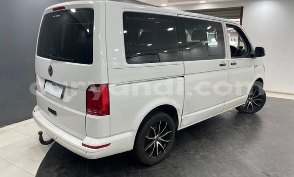 Buy Used Volkswagen Caravelle White Car in Lusaka in Zambia Buy Used Volkswagen Caravelle White Car in Lusaka in Zambia