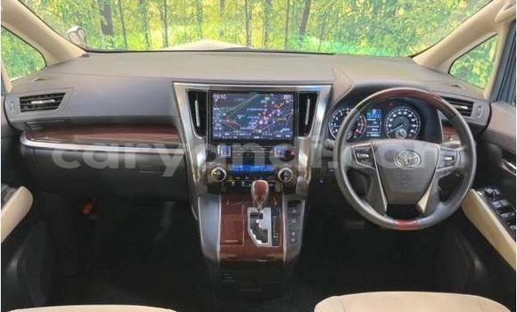 Buy Used Toyota Alphard White Car in Lusaka in Zambia Buy Used Toyota Alphard White Car in Lusaka in Zambia
