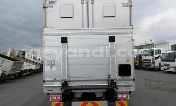 Buy Used Isuzu FTR 850 White Truck in Lusaka in Zambia Buy Used Isuzu FTR 850 White Truck in Lusaka in Zambia