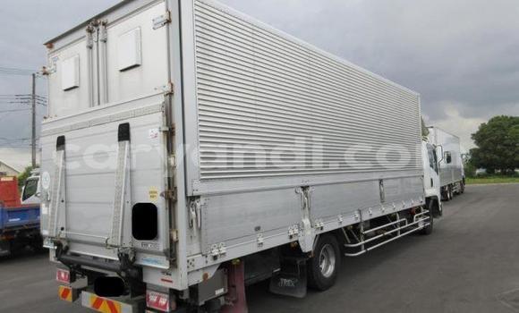 Buy Used Isuzu FTR 850 White Truck in Lusaka in Zambia Buy Used Isuzu FTR 850 White Truck in Lusaka in Zambia
