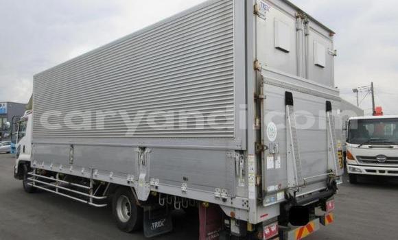 Buy Used Isuzu FTR 850 White Truck in Lusaka in Zambia Buy Used Isuzu FTR 850 White Truck in Lusaka in Zambia