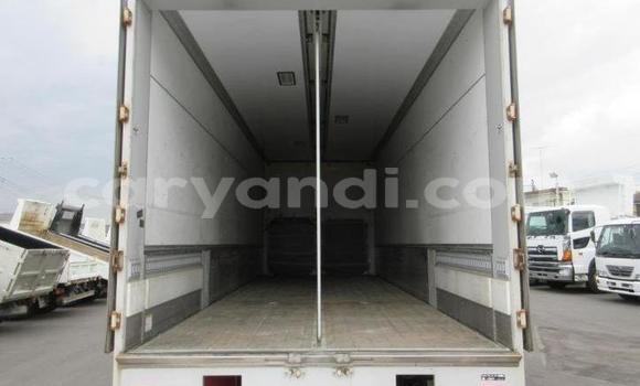Buy Used Isuzu FTR 850 White Truck in Lusaka in Zambia Buy Used Isuzu FTR 850 White Truck in Lusaka in Zambia