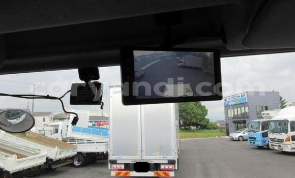 Buy Used Isuzu FTR 850 White Truck in Lusaka in Zambia Buy Used Isuzu FTR 850 White Truck in Lusaka in Zambia