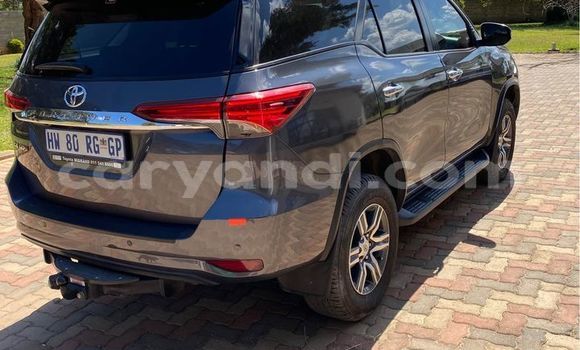 Acheter Occasion Voiture Toyota Fortuner Noir à Chingola, Zambie Acheter Occasion Voiture Toyota Fortuner Noir à Chingola, Zambie
