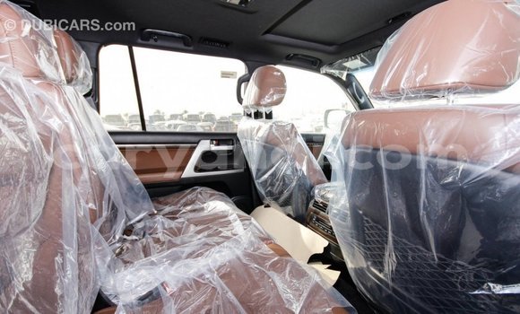 Acheter Import Voiture Toyota Land Cruiser Noir à Import - Dubai, Zambie Acheter Import Voiture Toyota Land Cruiser Noir à Import - Dubai, Zambie