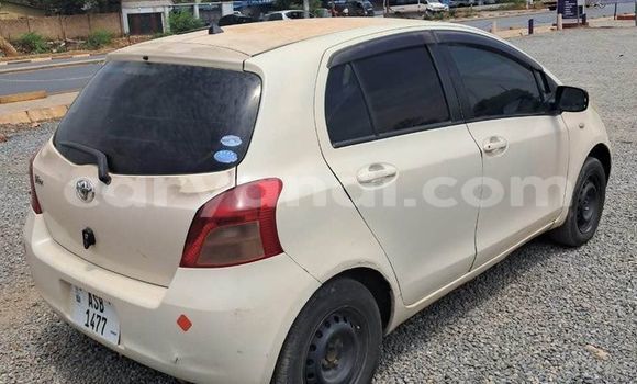 Acheter Occasion Voiture Toyota Vitz Blanc à Chingola, Zambie Acheter Occasion Voiture Toyota Vitz Blanc à Chingola, Zambie