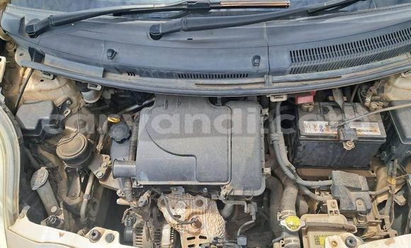 Acheter Occasion Voiture Toyota Vitz Blanc à Chingola, Zambie Acheter Occasion Voiture Toyota Vitz Blanc à Chingola, Zambie