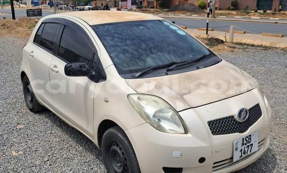 Acheter Occasion Voiture Toyota Vitz Blanc à Chingola, Zambie Acheter Occasion Voiture Toyota Vitz Blanc à Chingola, Zambie