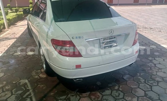 Buy Used Mercedes-Benz C-Classe White Car in Lusaka in Zambia Buy Used Mercedes-Benz C-Classe White Car in Lusaka in Zambia