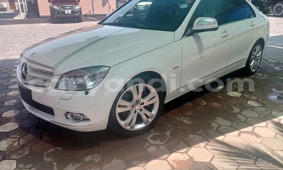 Buy Used Mercedes-Benz C-Classe White Car in Lusaka in Zambia Buy Used Mercedes-Benz C-Classe White Car in Lusaka in Zambia