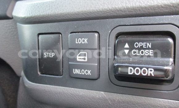 Nunua Ilio tumika Toyota Coaster Fedha Gari ndani ya Kitwe nchini Zambia Nunua Ilio tumika Toyota Coaster Fedha Gari ndani ya Kitwe nchini Zambia