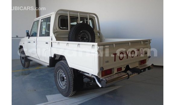 Tenga Imported Toyota Land Cruiser Chena Mota in Import - Dubai in Zambia Tenga Imported Toyota Land Cruiser Chena Mota in Import - Dubai in Zambia