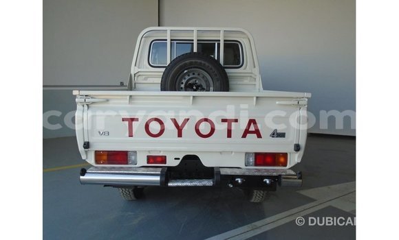 Tenga Imported Toyota Land Cruiser Chena Mota in Import - Dubai in Zambia Tenga Imported Toyota Land Cruiser Chena Mota in Import - Dubai in Zambia