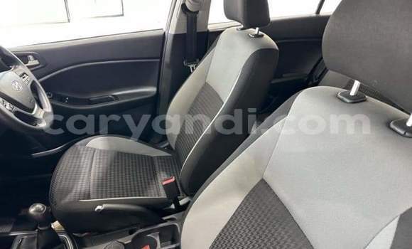 Nunua Ilio tumika Hyundai i20 Nyeupe Gari ndani ya Lusaka nchini Zambia Nunua Ilio tumika Hyundai i20 Nyeupe Gari ndani ya Lusaka nchini Zambia