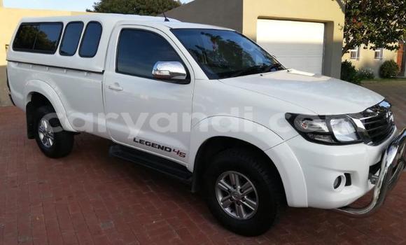 Nunua Ilio tumika Toyota Hilux Nyeupe Gari ndani ya Lusaka nchini Zambia Nunua Ilio tumika Toyota Hilux Nyeupe Gari ndani ya Lusaka nchini Zambia