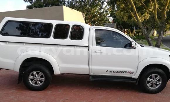 Nunua Ilio tumika Toyota Hilux Nyeupe Gari ndani ya Lusaka nchini Zambia Nunua Ilio tumika Toyota Hilux Nyeupe Gari ndani ya Lusaka nchini Zambia