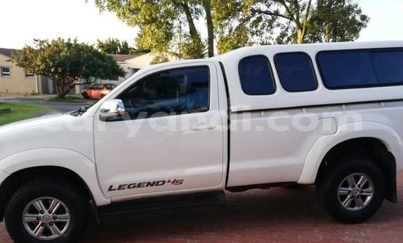 Nunua Ilio tumika Toyota Hilux Nyeupe Gari ndani ya Lusaka nchini Zambia Nunua Ilio tumika Toyota Hilux Nyeupe Gari ndani ya Lusaka nchini Zambia