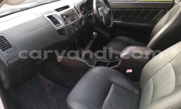 Nunua Ilio tumika Toyota Hilux Nyeupe Gari ndani ya Lusaka nchini Zambia Nunua Ilio tumika Toyota Hilux Nyeupe Gari ndani ya Lusaka nchini Zambia
