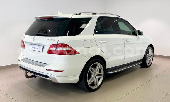 Acheter Occasion Voiture Mercedes‒Benz ML–Class Blanc à Lusaka, Zambie Acheter Occasion Voiture Mercedes‒Benz ML–Class Blanc à Lusaka, Zambie