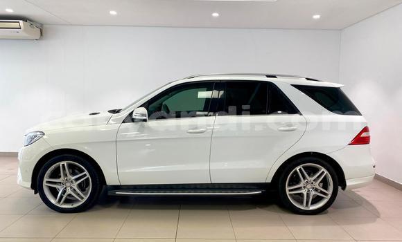 Acheter Occasion Voiture Mercedes‒Benz ML–Class Blanc à Lusaka, Zambie Acheter Occasion Voiture Mercedes‒Benz ML–Class Blanc à Lusaka, Zambie
