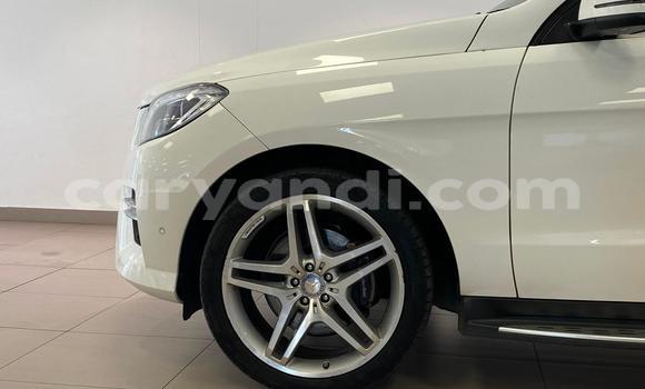 Acheter Occasion Voiture Mercedes‒Benz ML–Class Blanc à Lusaka, Zambie Acheter Occasion Voiture Mercedes‒Benz ML–Class Blanc à Lusaka, Zambie