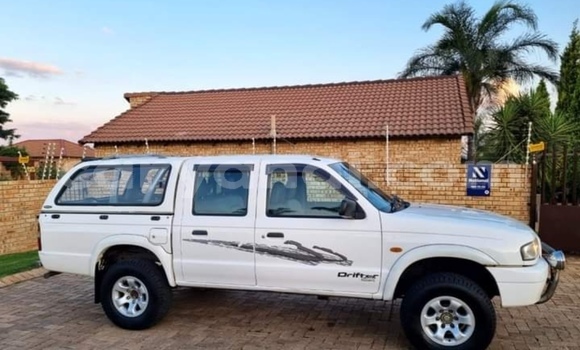 Acheter Occasion Voiture Mazda B–series Blanc à Lusaka, Zambie