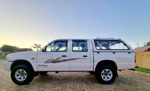 Nunua Ilio tumika Mazda B–series Nyeupe Gari ndani ya Lusaka nchini Zambia Nunua Ilio tumika Mazda B–series Nyeupe Gari ndani ya Lusaka nchini Zambia