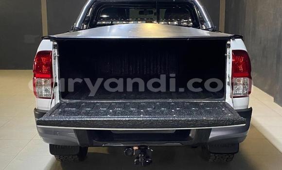 Buy Used Toyota Hilux White Car in Lusaka in Zambia Buy Used Toyota Hilux White Car in Lusaka in Zambia