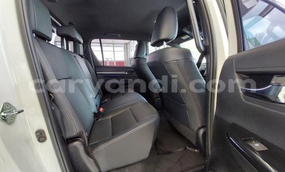 Acheter Occasion Voiture Toyota Hilux Blanc à Lusaka, Zambie Acheter Occasion Voiture Toyota Hilux Blanc à Lusaka, Zambie