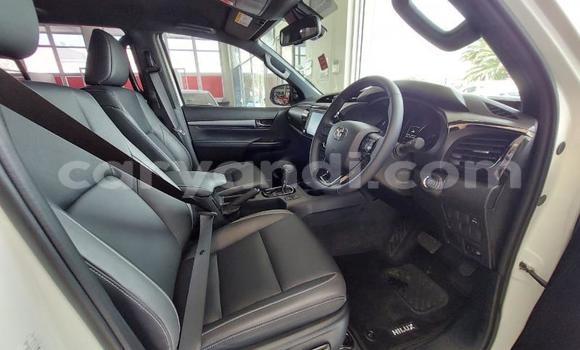 Acheter Occasion Voiture Toyota Hilux Blanc à Lusaka, Zambie Acheter Occasion Voiture Toyota Hilux Blanc à Lusaka, Zambie