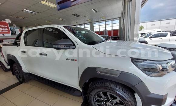 Acheter Occasion Voiture Toyota Hilux Blanc à Lusaka, Zambie Acheter Occasion Voiture Toyota Hilux Blanc à Lusaka, Zambie