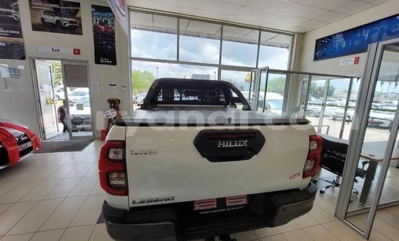 Acheter Occasion Voiture Toyota Hilux Blanc à Lusaka, Zambie Acheter Occasion Voiture Toyota Hilux Blanc à Lusaka, Zambie