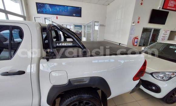 Acheter Occasion Voiture Toyota Hilux Blanc à Lusaka, Zambie Acheter Occasion Voiture Toyota Hilux Blanc à Lusaka, Zambie