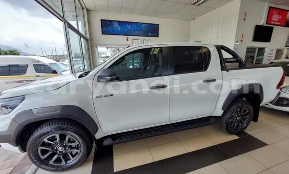 Acheter Occasion Voiture Toyota Hilux Blanc à Lusaka, Zambie Acheter Occasion Voiture Toyota Hilux Blanc à Lusaka, Zambie