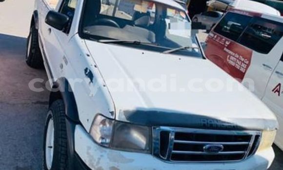 Nunua Ilio tumika Ford Sierra Nyeupe Gari ndani ya Lusaka nchini Zambia Nunua Ilio tumika Ford Sierra Nyeupe Gari ndani ya Lusaka nchini Zambia