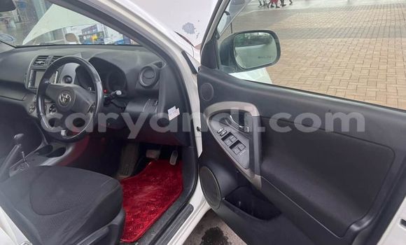 Acheter Occasion Voiture Toyota RAV4 Blanc à Lusaka, Zambie Acheter Occasion Voiture Toyota RAV4 Blanc à Lusaka, Zambie