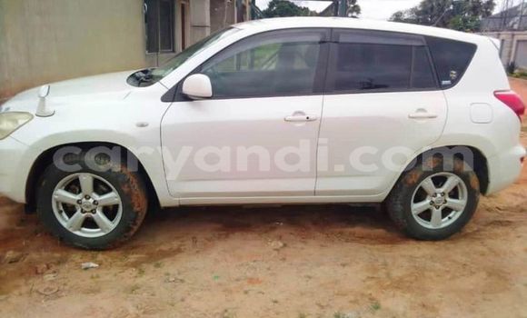 Acheter Occasion Voiture Toyota RAV4 Blanc à Lusaka, Zambie Acheter Occasion Voiture Toyota RAV4 Blanc à Lusaka, Zambie