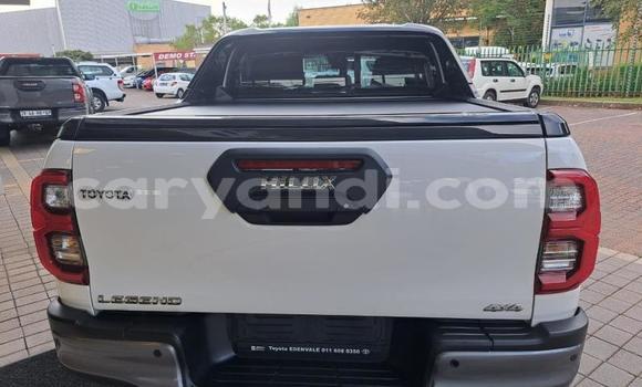 Nunua Ilio tumika Toyota Hilux Nyeupe Gari ndani ya Livingstone nchini Zambia Nunua Ilio tumika Toyota Hilux Nyeupe Gari ndani ya Livingstone nchini Zambia