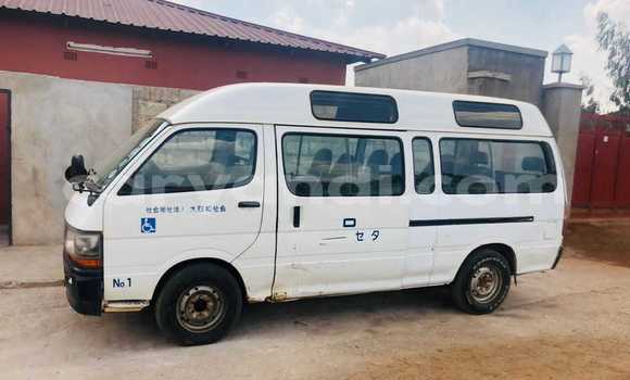 Acheter Occasion Voiture Toyota Hiace Blanc à Chipata, Zambie Acheter Occasion Voiture Toyota Hiace Blanc à Chipata, Zambie