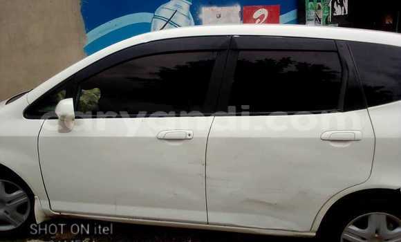 Acheter Occasion Voiture Honda FIT Blanc à Chinsali, Nord Acheter Occasion Voiture Honda FIT Blanc à Chinsali, Nord