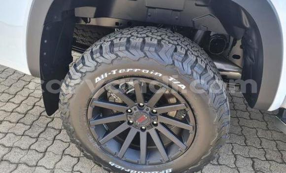 Buy Used Volkswagen Amarok White Car in Lusaka in Zambia Buy Used Volkswagen Amarok White Car in Lusaka in Zambia