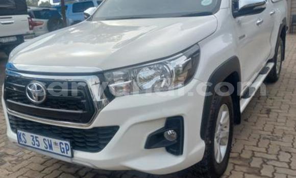 Tenga Tsaru Toyota Hilux Chena Mota in Chilanga in Lusaka Tenga Tsaru Toyota Hilux Chena Mota in Chilanga in Lusaka