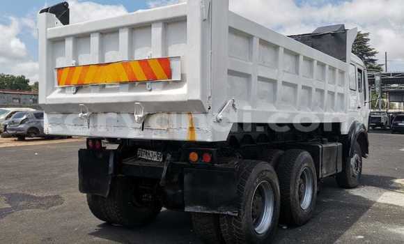 Tenga Tsaru Mercedes–Benz Tipper Chena Rori in Lusaka in Zambia Tenga Tsaru Mercedes–Benz Tipper Chena Rori in Lusaka in Zambia