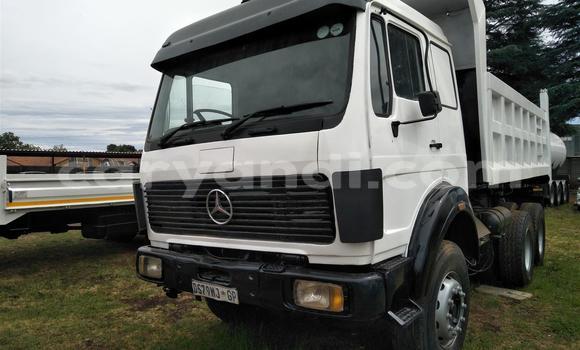 Tenga Tsaru Mercedes–Benz Tipper Chena Rori in Lusaka in Zambia Tenga Tsaru Mercedes–Benz Tipper Chena Rori in Lusaka in Zambia